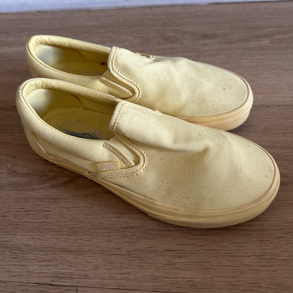 Yellow vans - Picture 2 of 4